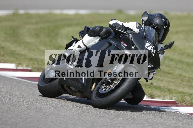 /Archiv-2025/49 26.08.2025 Cornu Master School ADR/gruen-vert/75